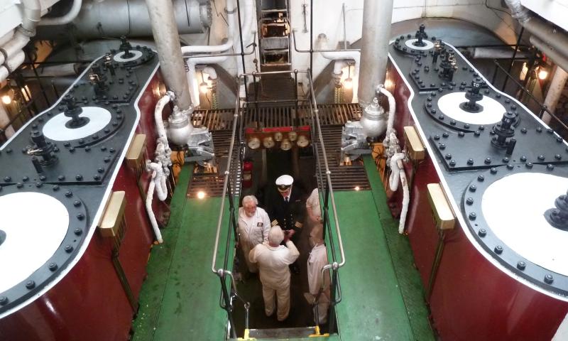 Passengers visiting the working parts of the Ship