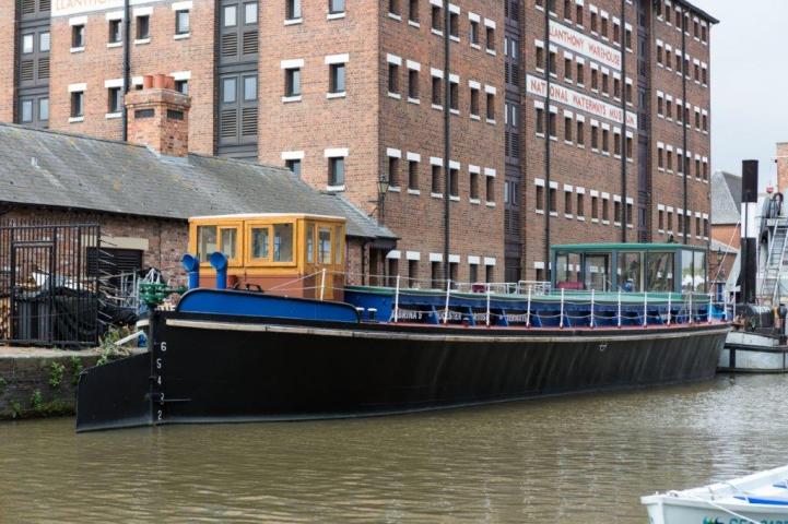 Sabrina 5 - moored (c) Canal & River Trust