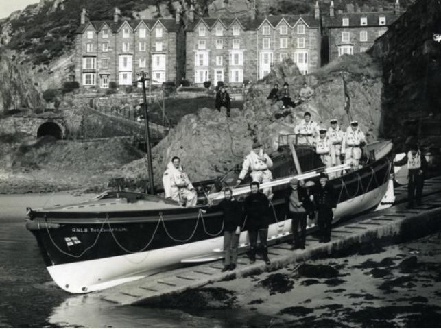 The Chieftain and crew at Barmouth