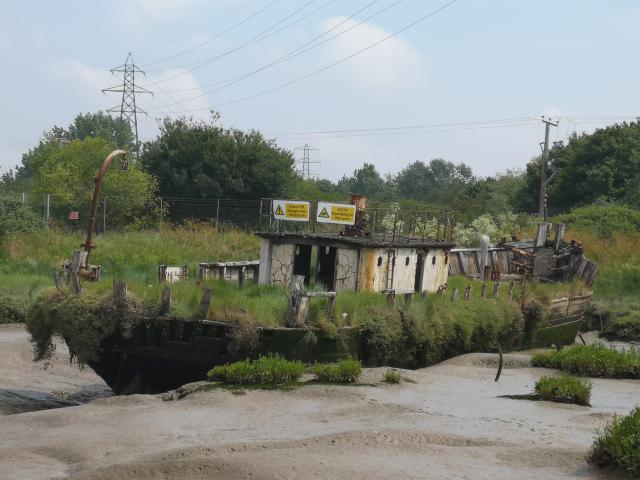 LV44_Carnarvon Bay abandoned at Pitsea Island June 2020 A