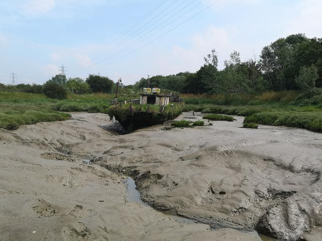 LV44_Carnarvon Bay abandoned at Pitsea Island June 2020 B