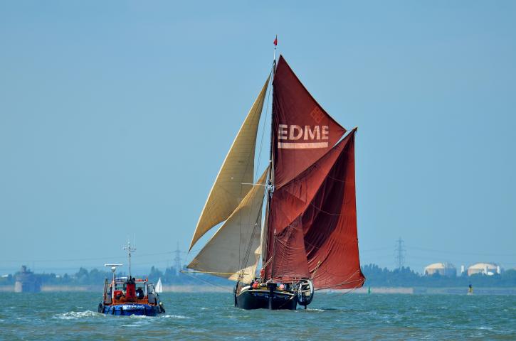 Edme in full sail