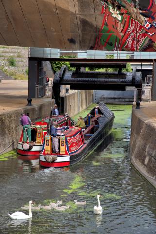 Tug No 1 & Aquarius at Carpenters Road Lock - 2022 Photo Comp entry