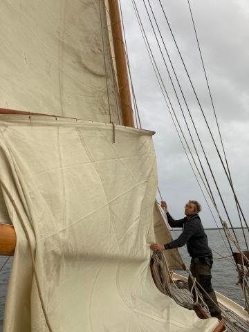 putting the sail up