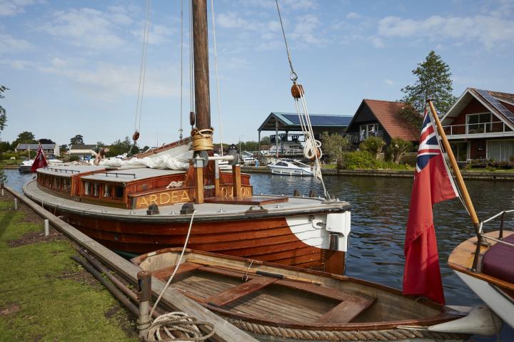 Ardea moored in Wroxham, stbd bow view