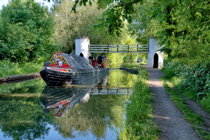 Photo Competition 2023 - Narrow boat England passing the Drayton Manor Footbridge along the Birmingham & Fazeley Canal by Kev Maslin