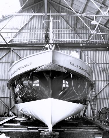 Calouste Gulbenkian in builders shed bow view