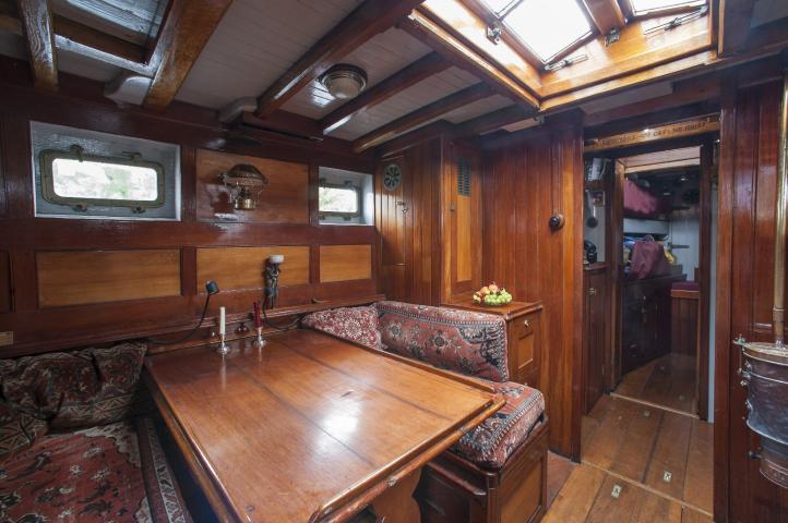 RUDA interior