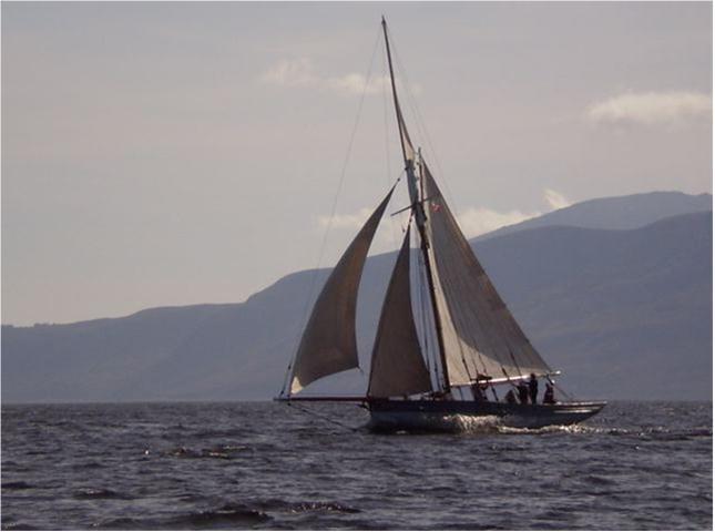 Lizzie May - under sail, port view