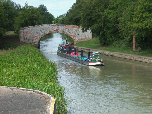 Roach - underway, bow view