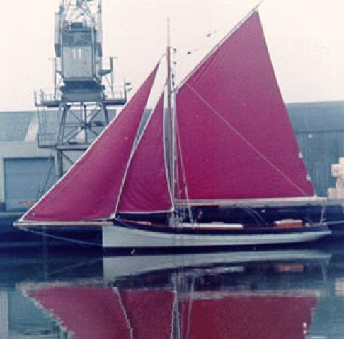 CHRISTINA LYNN - at the quayside with sails up. Port side. Ref: 14/christinalynn.gif.