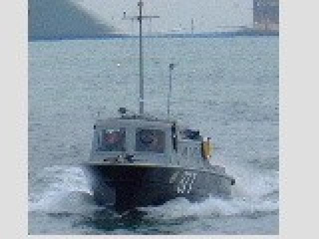 Zeta under way - bow view
