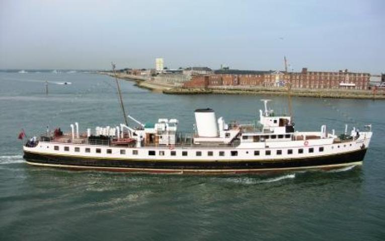 Balmoral - underway, starboard view