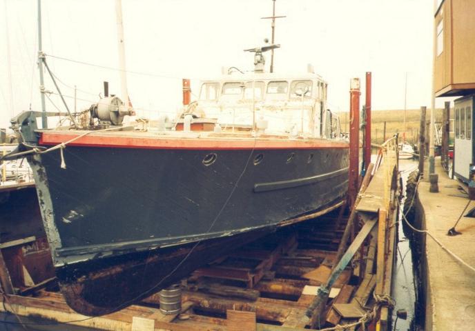 Amiens - out of the water, port side view.