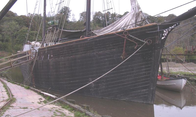 Garlandstone - starboard bow