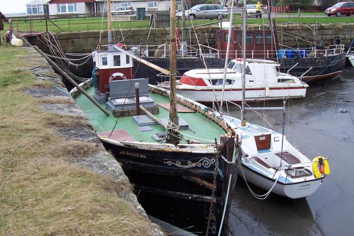 Bruce's - bow looking aft