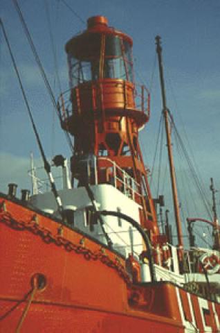 HELWICK - light tower from port side looking aft.