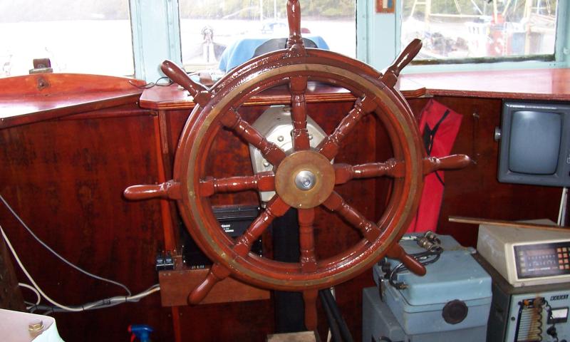 Navigator's steering wheel