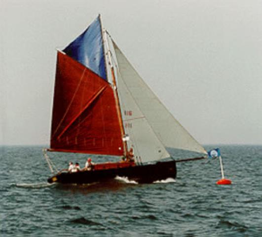 ALBION - under sail, stern view of the starboard quarter looking forward. Ref: Assoc Docs (3/albion.gif)