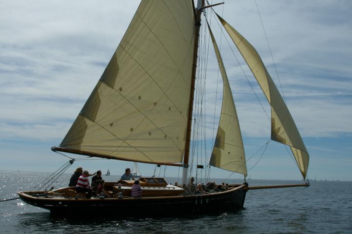 sailing from Falmouth to Helford Port side view