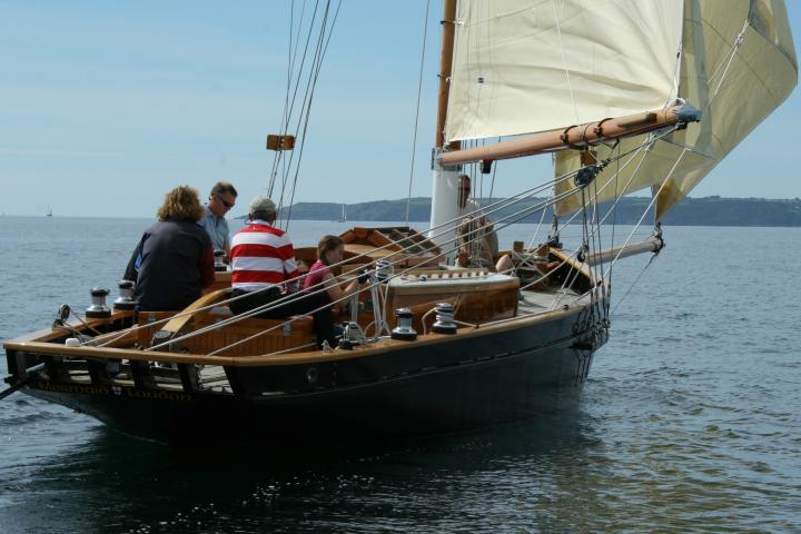 Sailing from Falmouth to Helford aft view