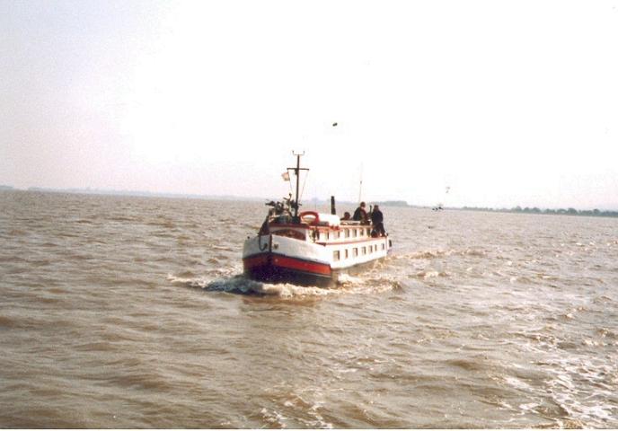 Elizabeth under way - port bow looking aft