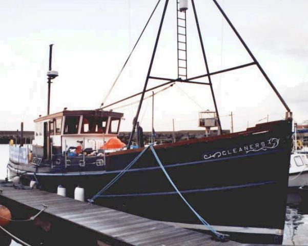 Gleaners alongside - starboard bow