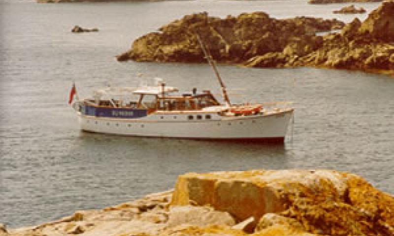 DUNEDIN - at anchor. Starboard side.