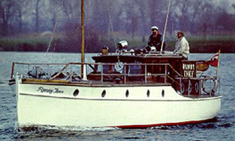 RUMMY III - port bow