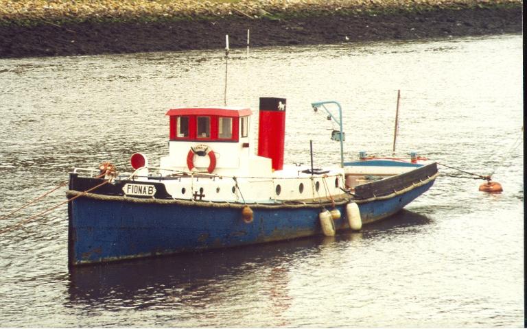 FIONA B - underway. Port bow looking aft.