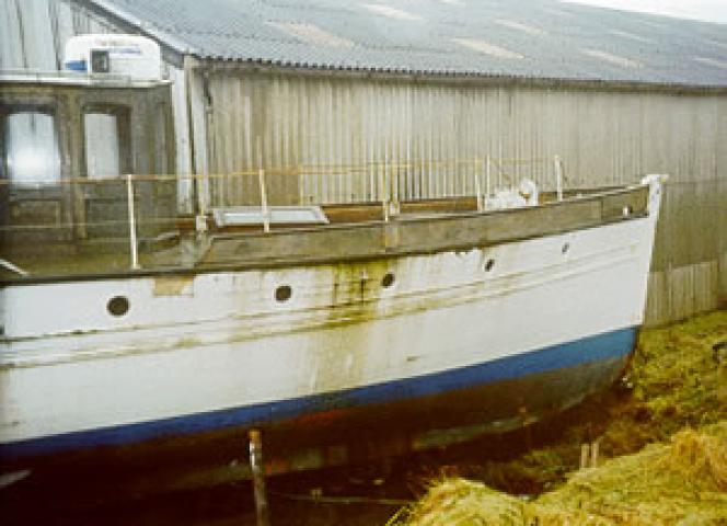 KAMI-NO-MICHI - hauled out at Kerera. Starboard side amidships forward to bow.