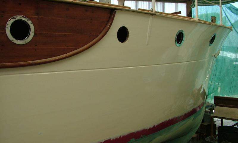 Zaire - Starboard bow