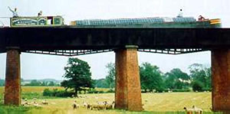 COLLINGWOOD - crossing the  Edstone Aquaduct, Stratford upon Avon Canal. Starboard side.