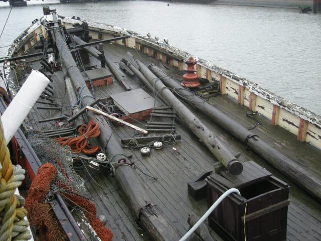 Esther deck and mast condition detail Jan 2009