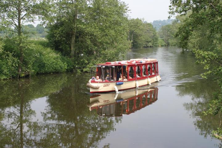 Elizabeth under way - port side