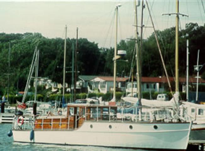 RAKE'S RETREAT- Starboard side.