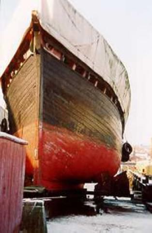 BESSIE ELLEN -  bow from starboard quarter looking aft.