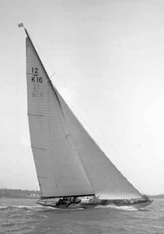 Flica - under sail