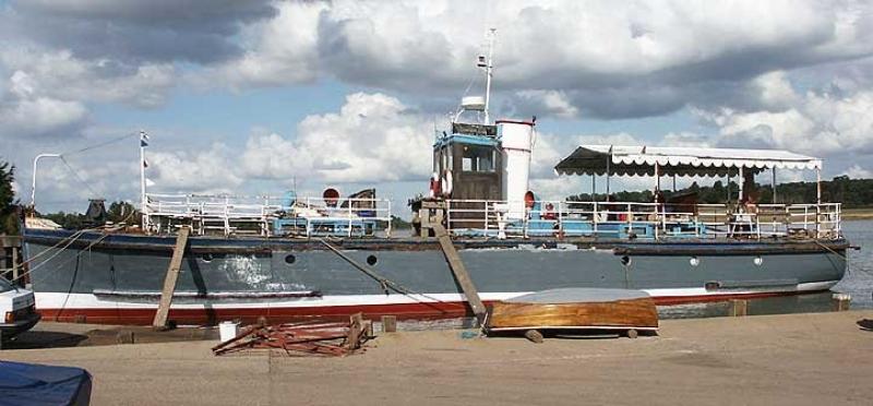 Brightlingsea alongside - port side view