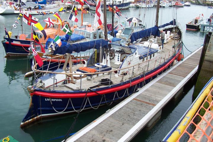 William & Kate Johnston - starboard quarter