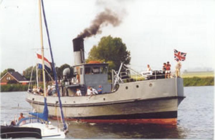 H.M.S Elfin Starboard bow 3/4 - hms elfin.jpg