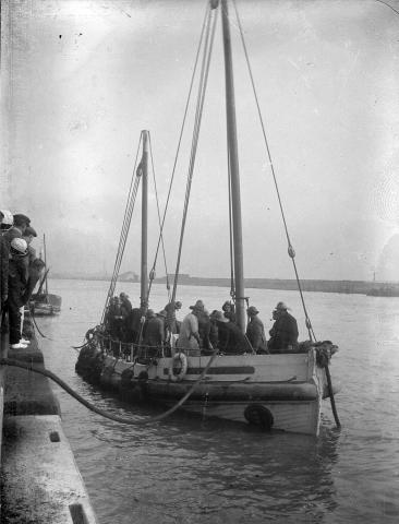 thought to have been taken at or near Gorleston. Year unknown.