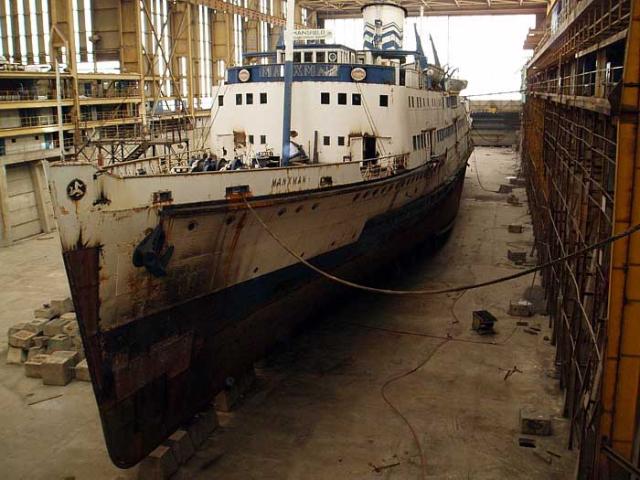 Manxman in dry dock - port bow