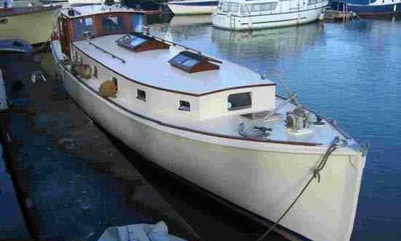 Fat Old Sun - starboard bow looking aft