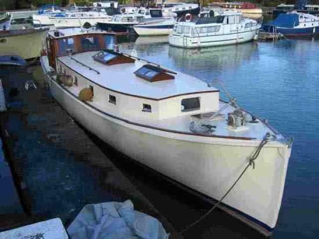 Fat Old Sun - starboard bow looking aft