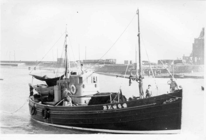 Blue Linnet - starboard side