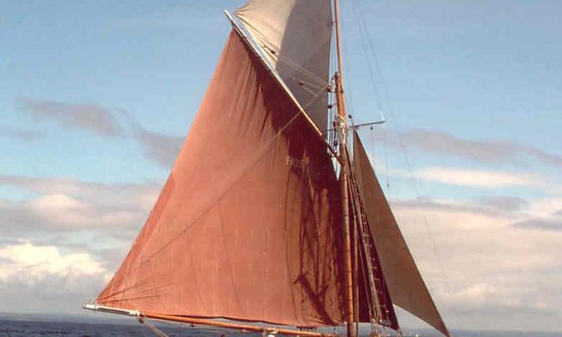 Rosa and Ada under sail - starboard quarter
