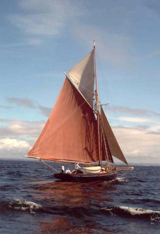 Rosa and Ada under sail - starboard quarter