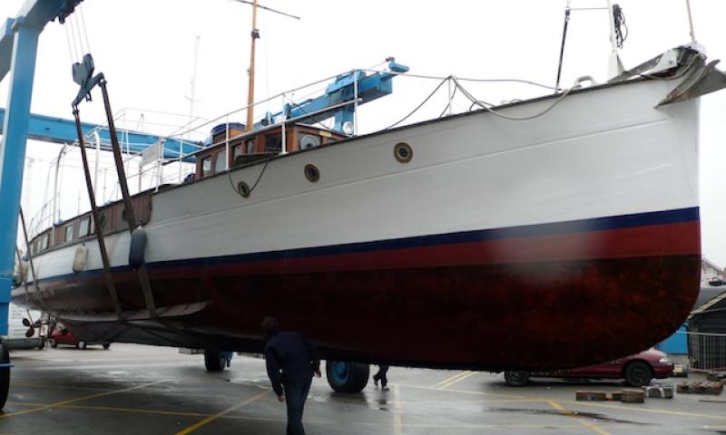 Glala - starboard bow