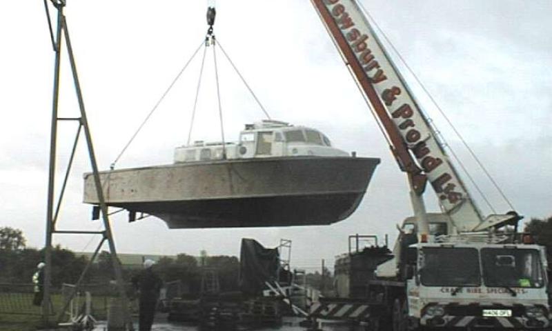 RSL 1667 being lifted - starboard side view